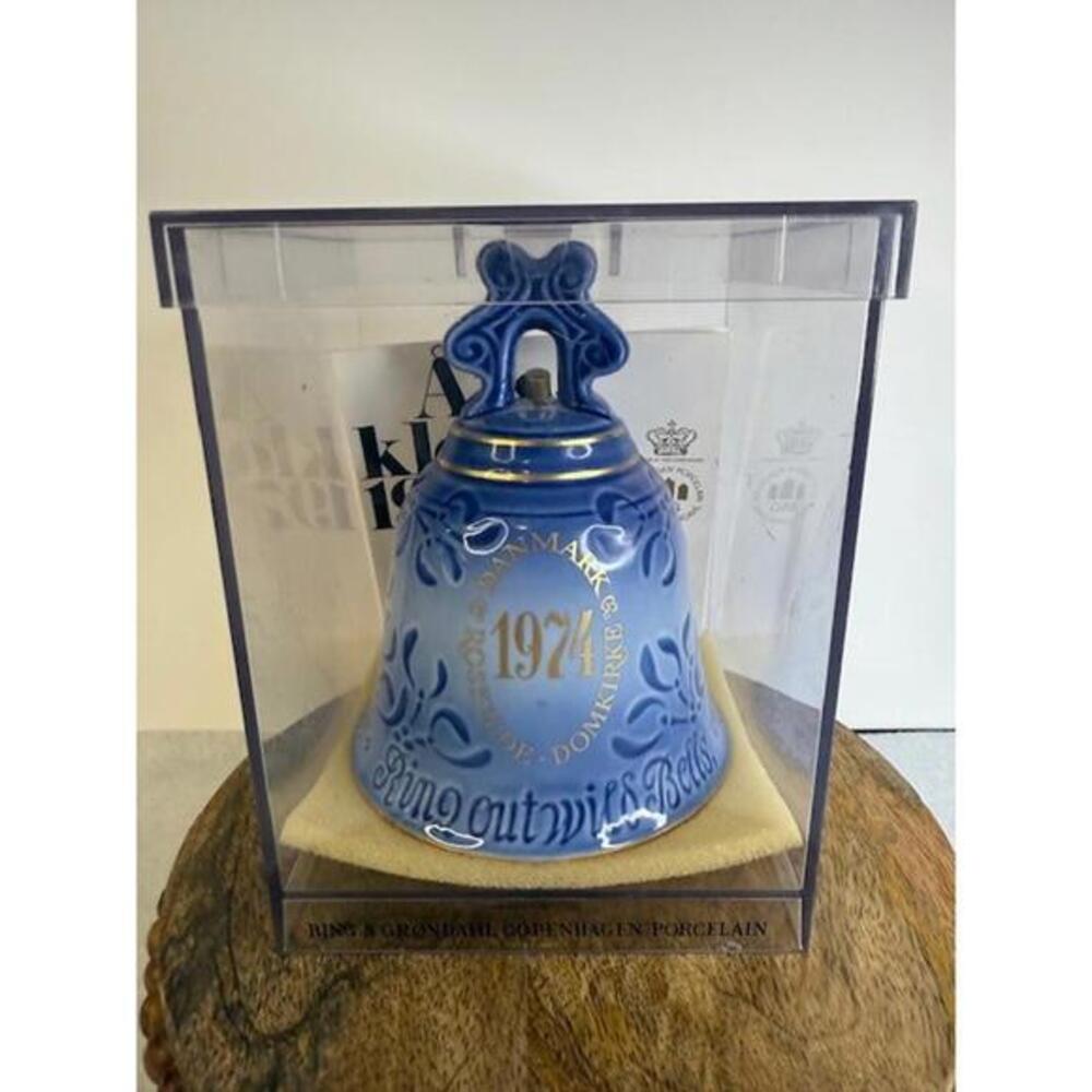 Bing & Grøndahl 1974 Annual Year Bell Roskilde Cathedral Denmark Porcelain